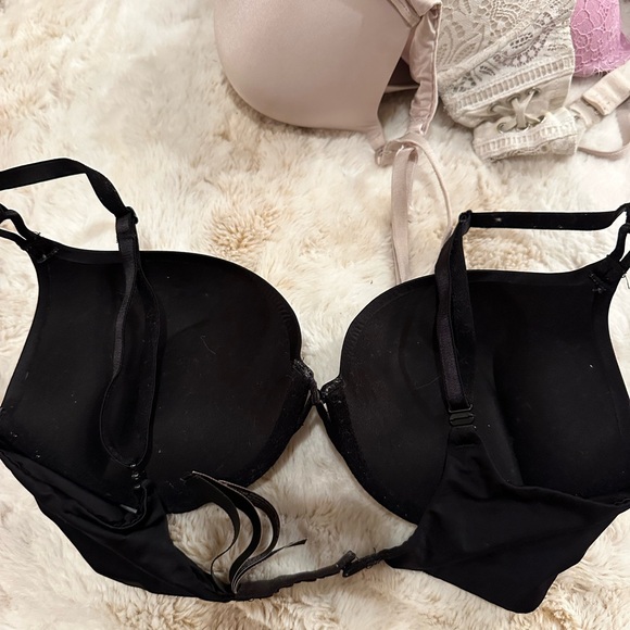 Victorias Secret Bombshell Bras Set of 4! 32D, 32C, 34C - Picture 5 of 10